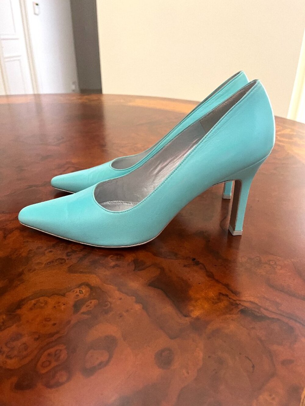 Vintage Charles Jourdan Paris Tiffany Blue Leather Pumps Heels Size 7.5